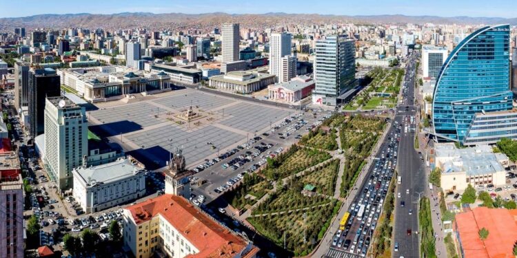 Өндөр эрсдэл бүхий 18 төрлийн үйлчилгээний байгууллагын үйл ажиллагааг үе шаттай нээнэ