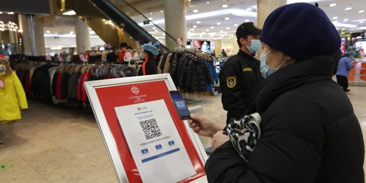 Ж.Сандагсүрэн: Иргэд QR кодоо байнга уншуулах нь нийслэлд хатуу чанга хөл хорио тогтоохгүй байх нөхцөл болно