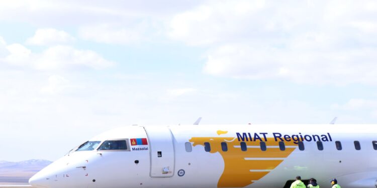 МАЗААЛАЙ CRJ-700 АГААРЫН ХӨЛӨГ ОРОН НУТАГТ АНХНЫ НИСЛЭГЭЭ ҮЙЛДЛЭЭ