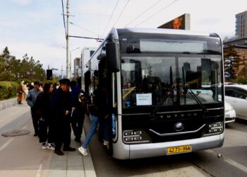 ​ Ирэх сарын 1-нээс автобусанд 1000 төгрөг төлж зорчино